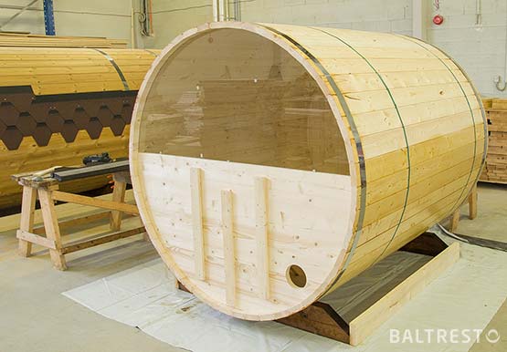 pic 3 assembling saunas and hot tubs manually